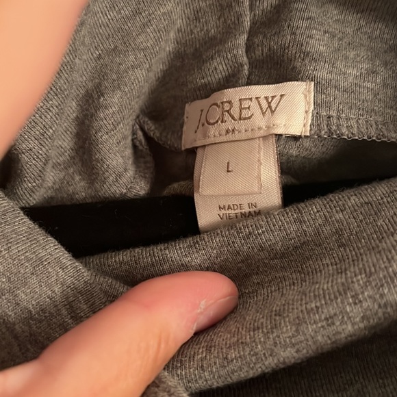 Off shoulder sweater - Picture 2 of 3